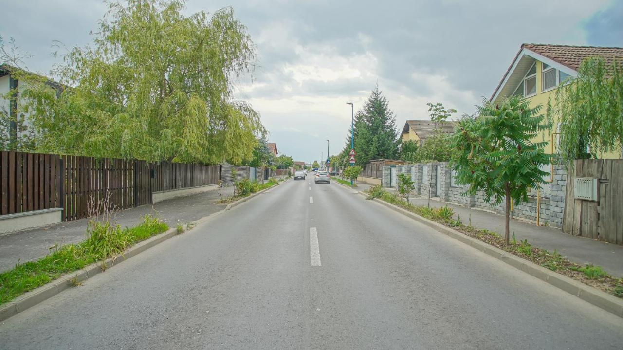 Vilux With Indoor Private Parking Apartment Brasov