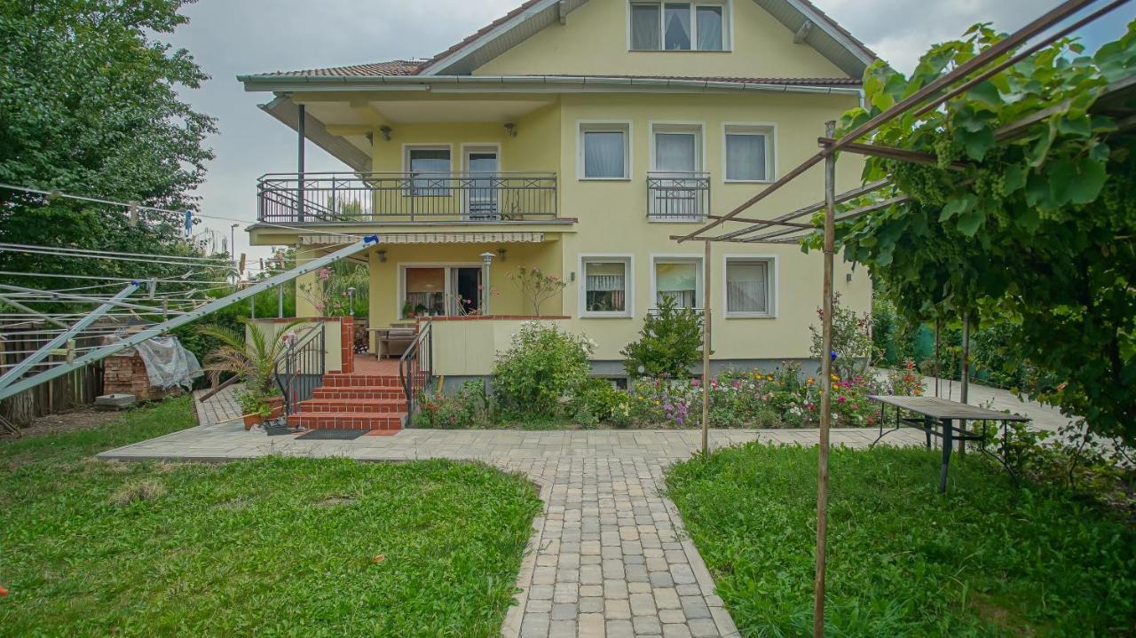 Apartment Vilux With Indoor Private Parking Brasov