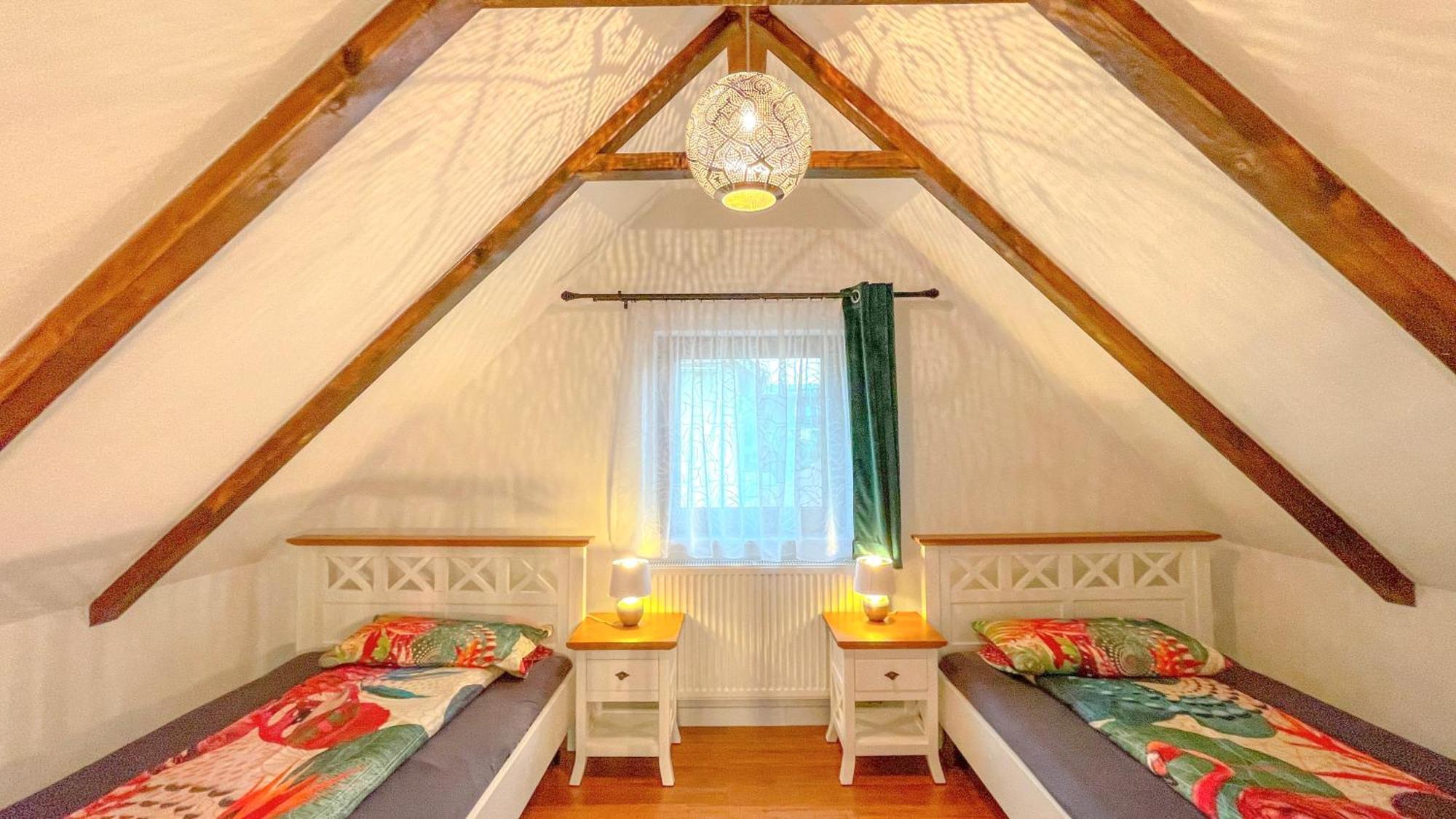Vilux With Indoor Private Parking Apartment Brasov